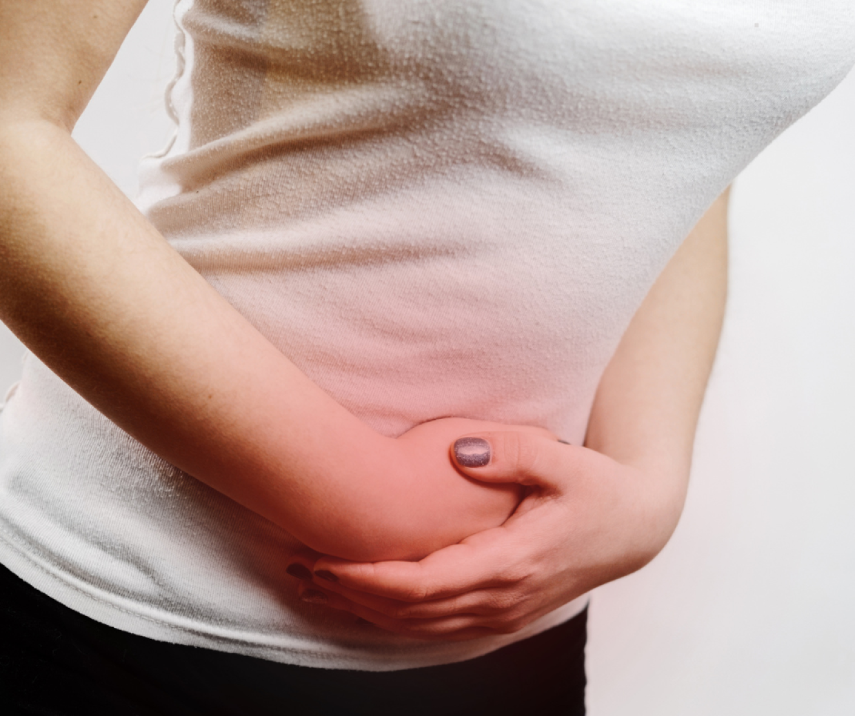 Pancia gonfia: ecco le cause più comuni e come liberarsene secondo gli esperti