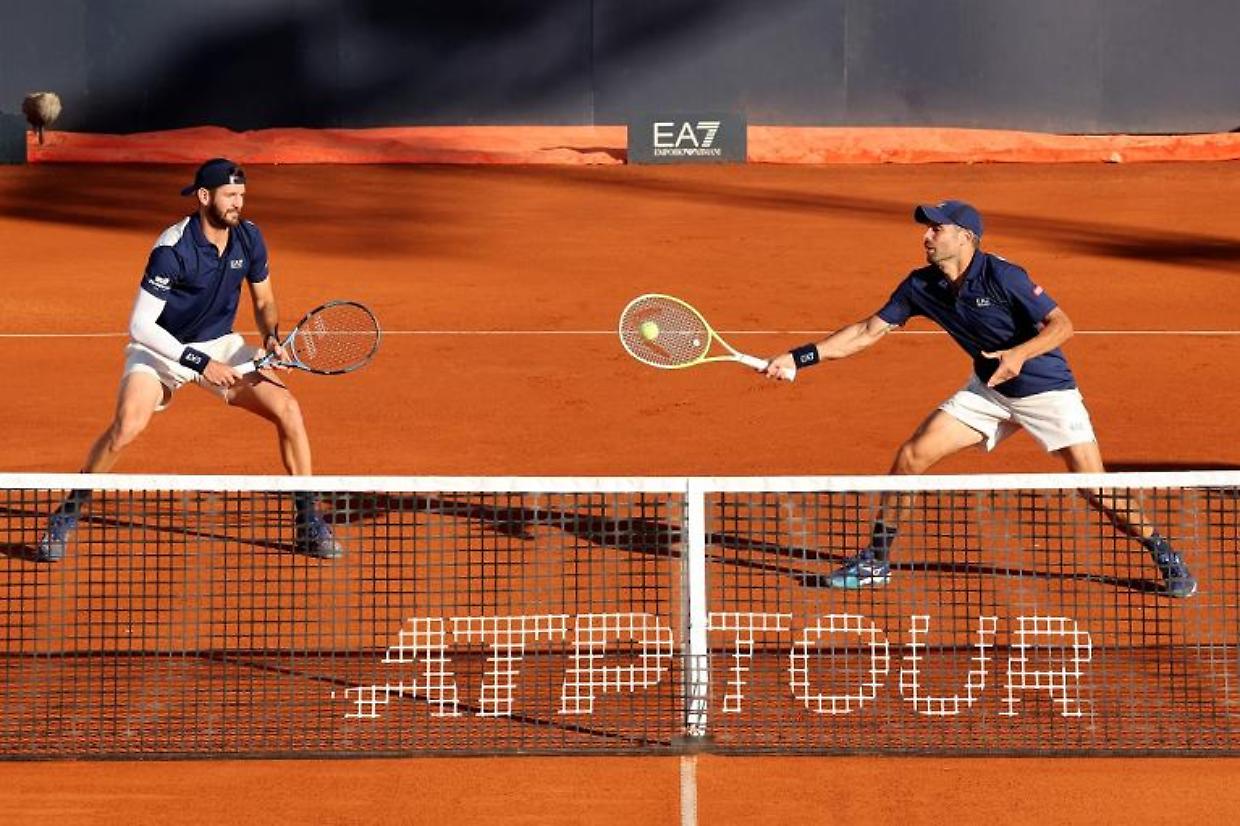 Ad Amburgo Simone Bolelli e Andrea Vavassori battono i britannici Salisbury e Skupski e vanno in finale