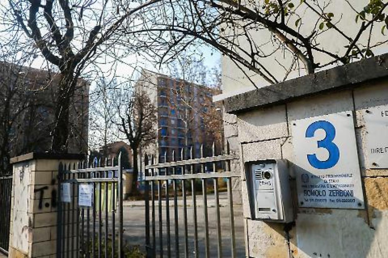 Professore picchiato (di nuovo), tre studenti nei guai a Torino