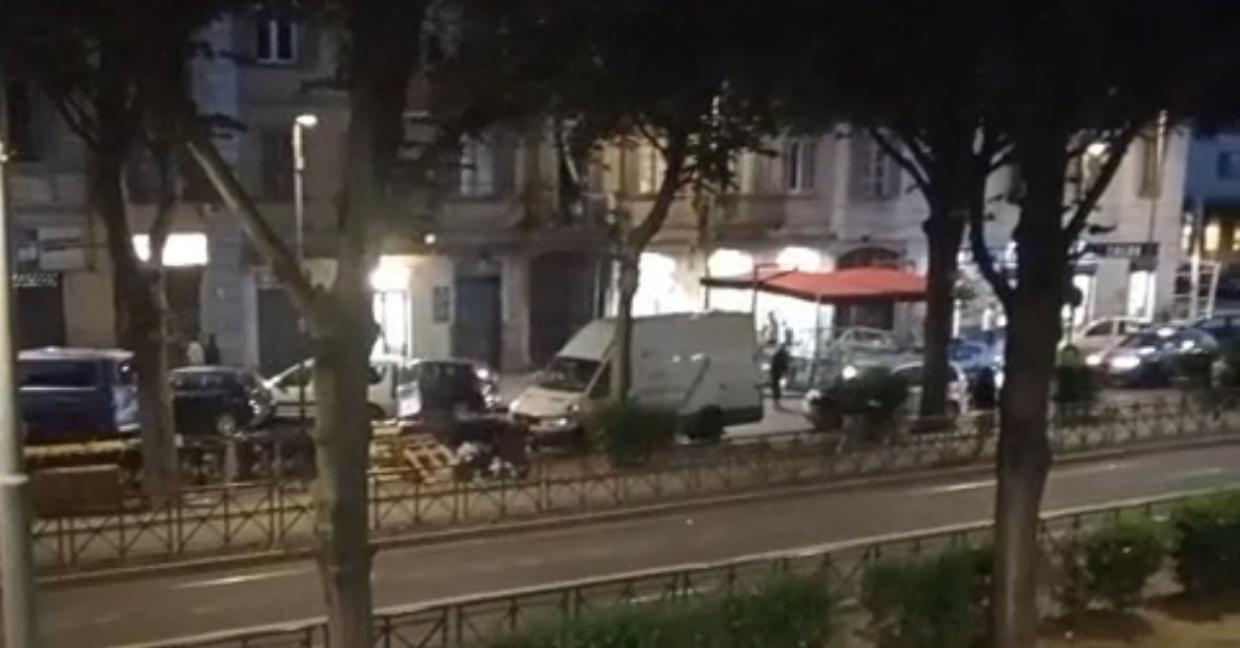 Rissa violenta in corso Giulio Cesare, Alessi (FdI): «Situazione fuori controllo, cittadini esasperati» IL VIDEO