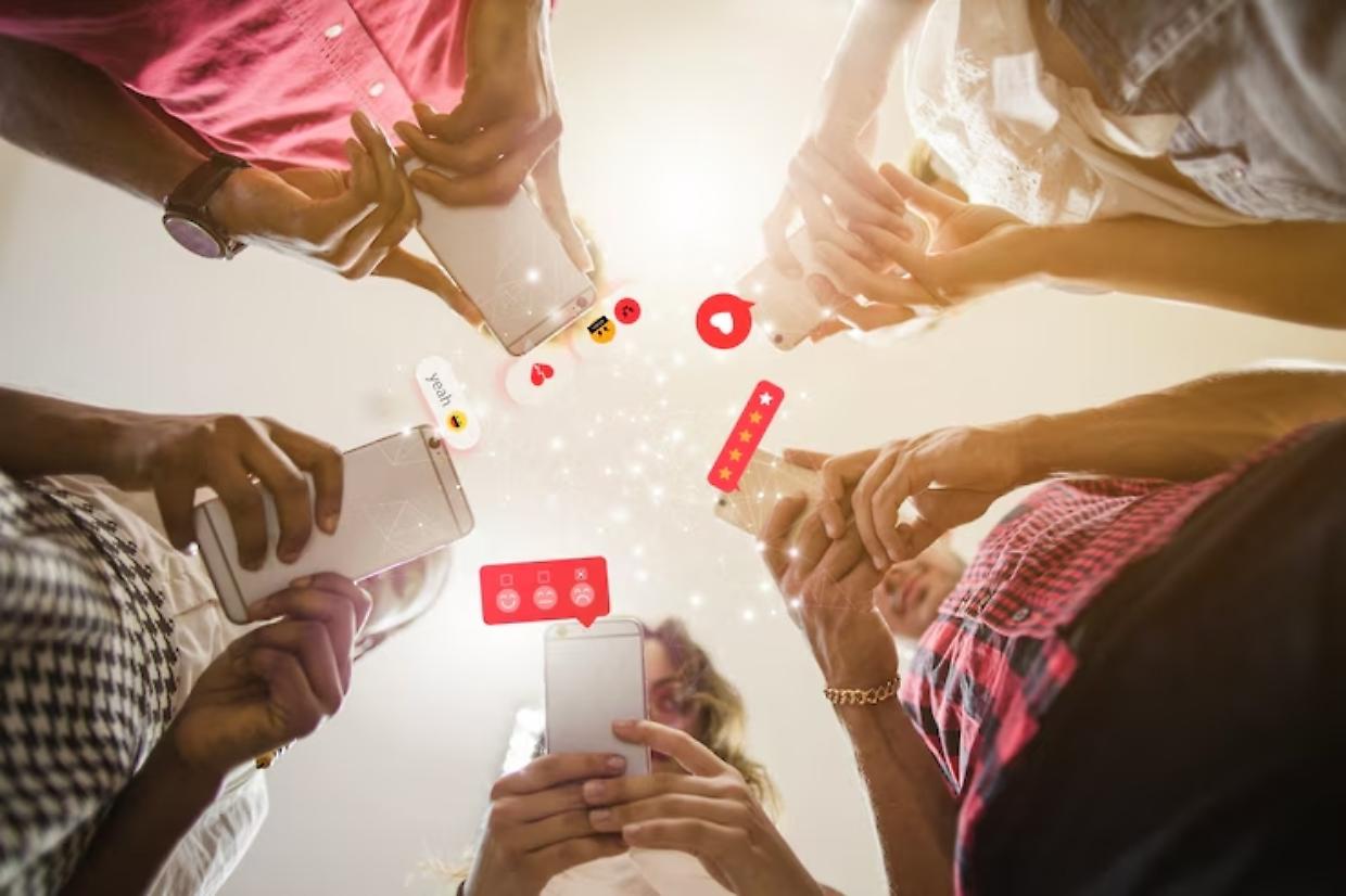 Il cortocircuito dei social media: come lo stress da smartphone alimenta la disinformazione online
