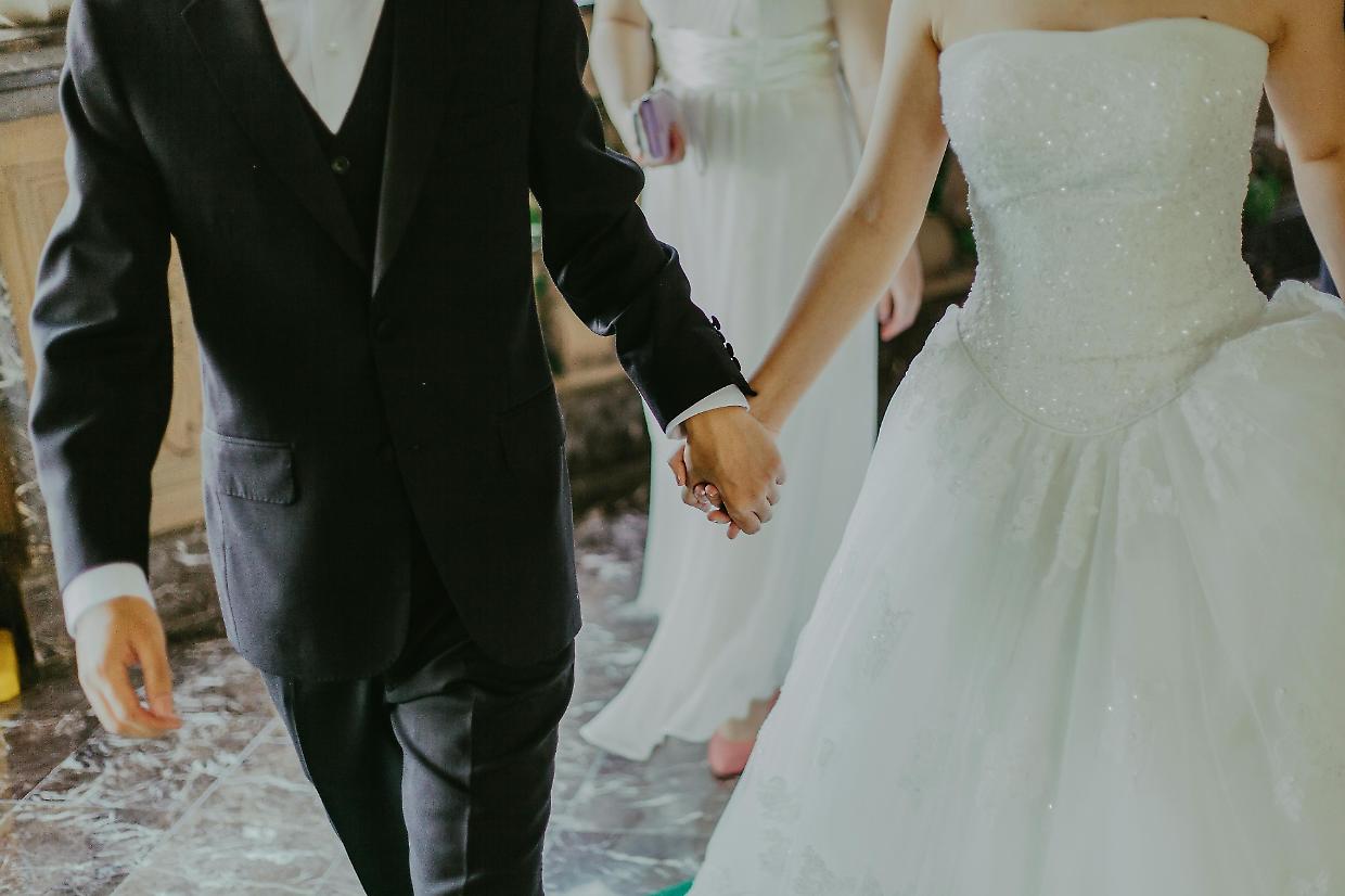 Il paradosso della modernità: lavoro sì, ma niente matrimonio e figli