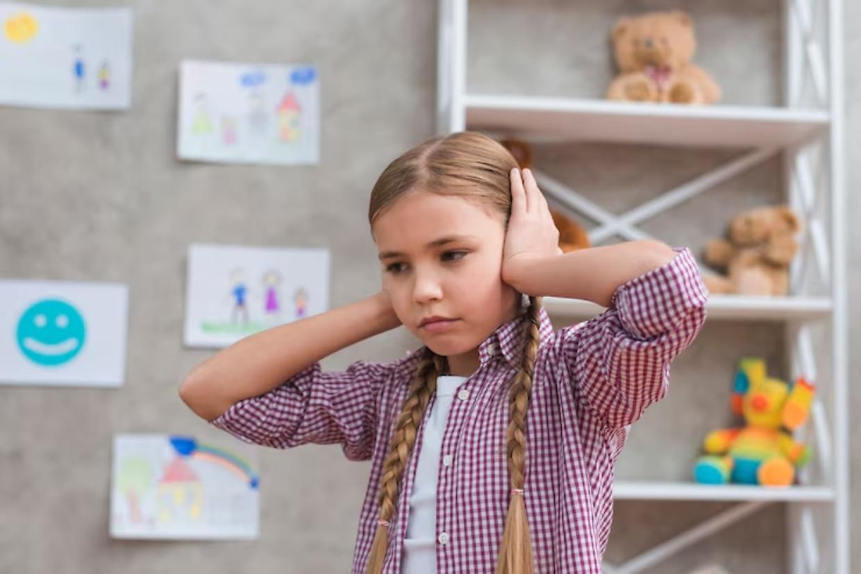 Aule silenziose, bambini sereni: come l'assorbimento acustico nelle scuole può rivelarsi fondamentale