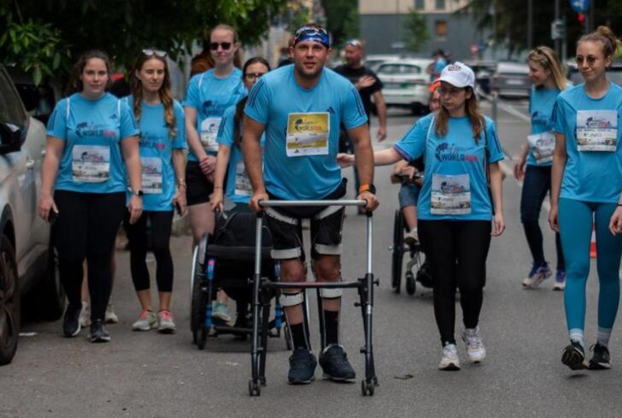 Un paziente paraplegico torna a camminare: caso clinico unico al mondo a Milano