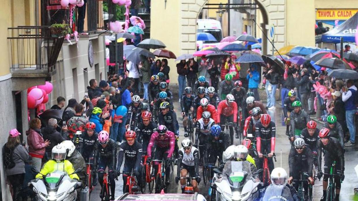 Giro d’Italia a Ivrea: strade chiuse e viabilità rivoluzionata sabato 31 maggio