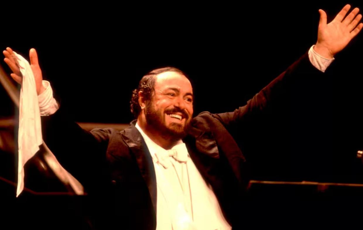 Un film su Luciano Pavarotti: un accordo per portare sullo schermo la vita del grande tenore