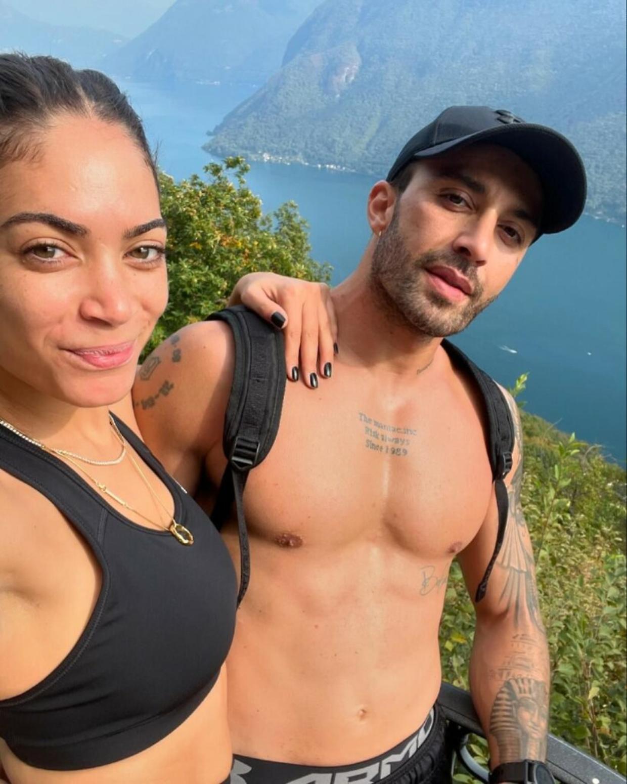 Elodie e Andrea Iannone: un prezioso anello di brillanti suggella un amore destinato a durare?