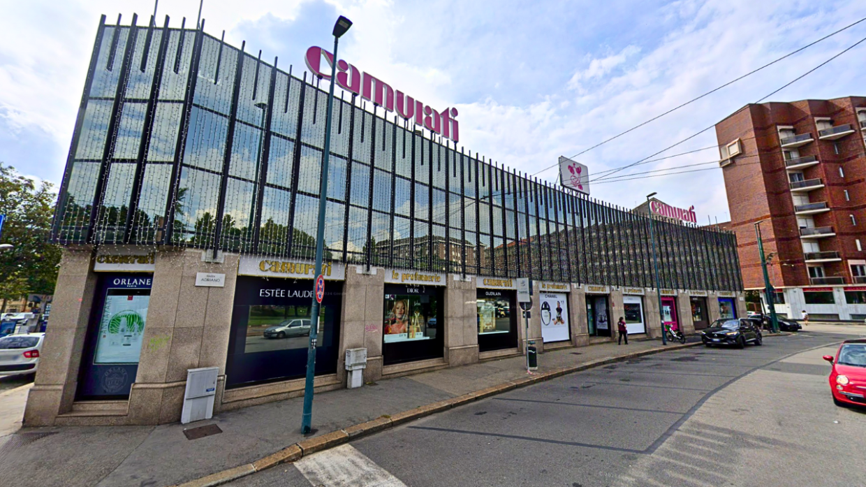 Piazza Adriano dice addio a Camurati: la grande profumeria chiude l’1 giugno