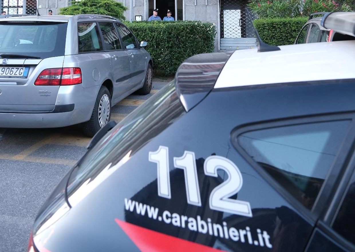 I carabinieri sul luogo del femminicidio