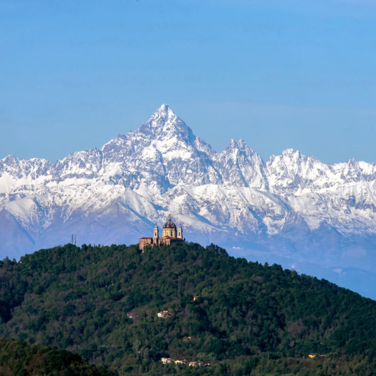 Le scalate leggendarie del Monviso: un ritorno atteso per gli amanti delle due ruote