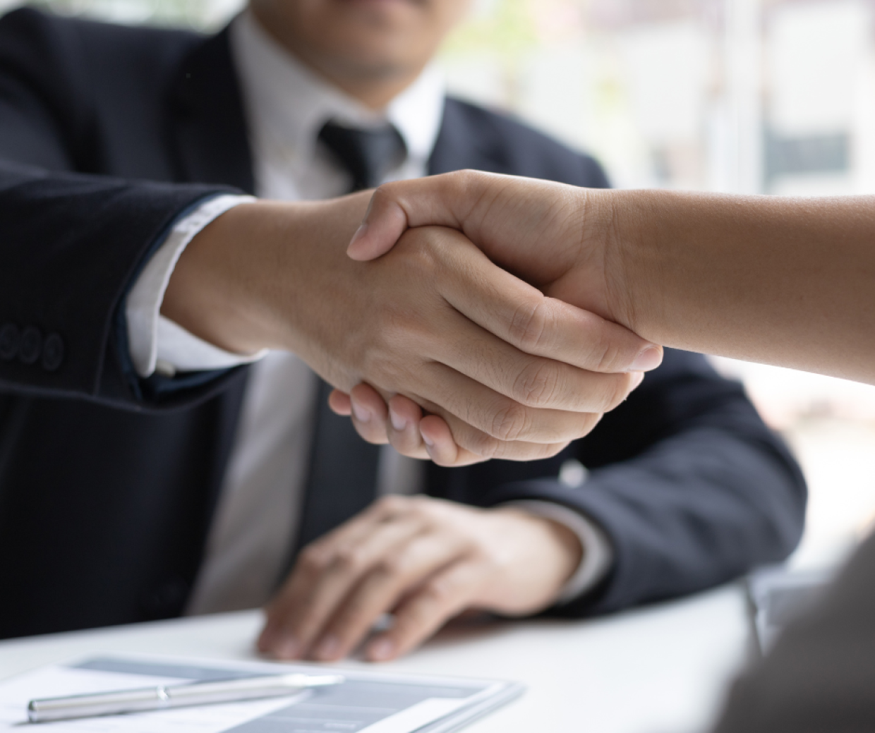 I lavori più pagati in Italia senza bisogno della laurea: ecco chi guadagna di più nel 2025