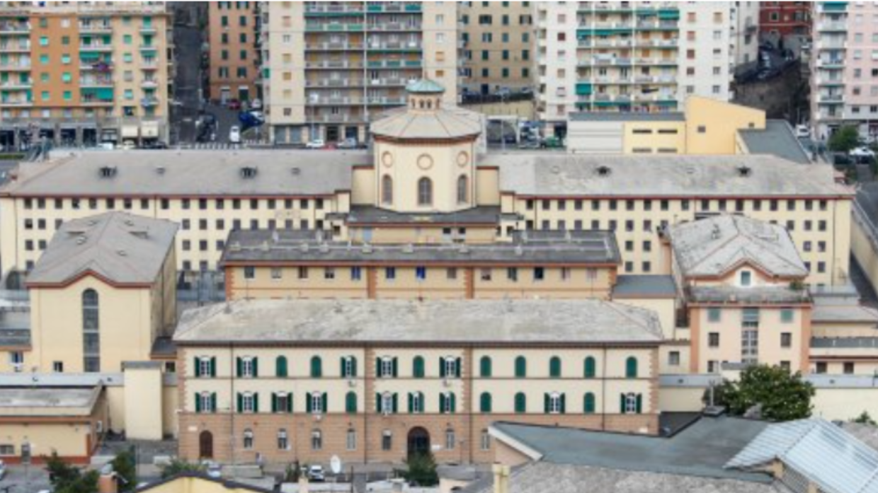 Genova, detenuti in rivolta nel carcere di Marassi, un agente ferito