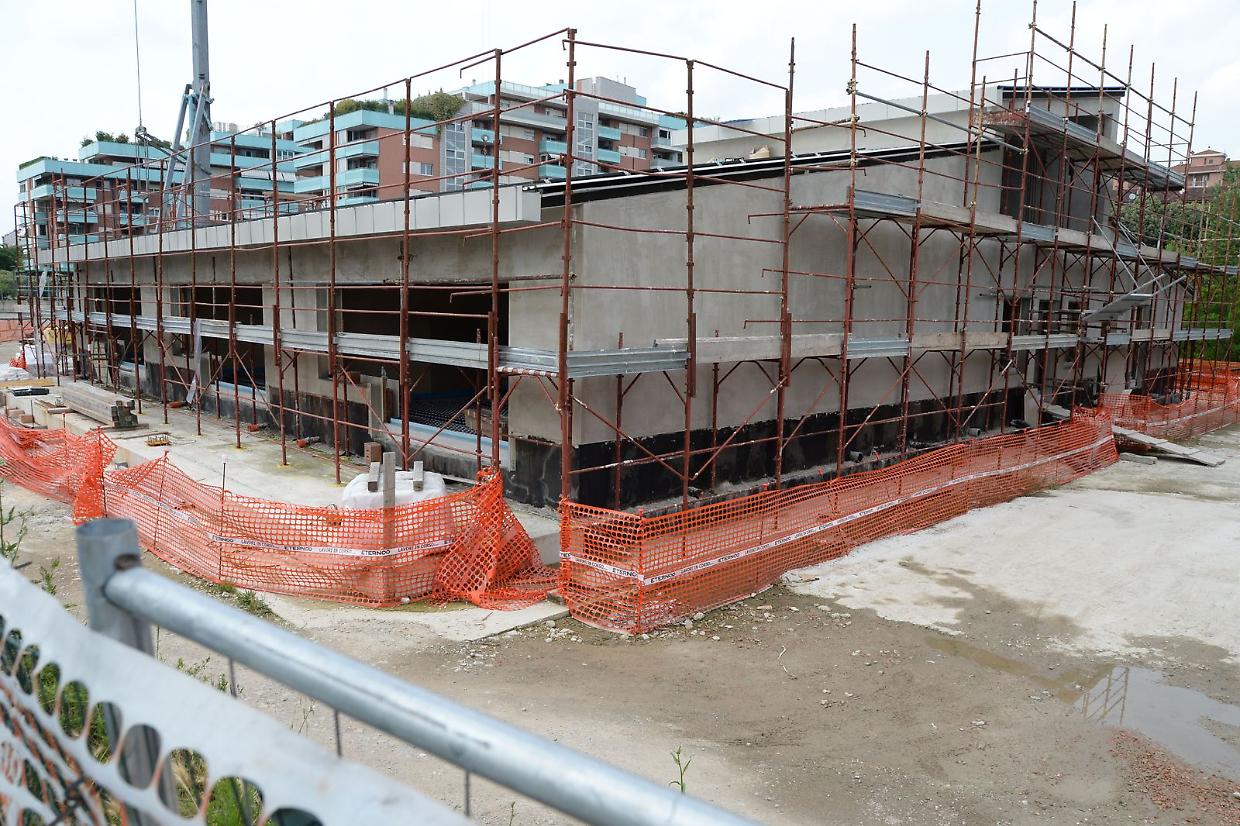In via Verolengo è in corso di realizzazione un nuovo complesso scolastico