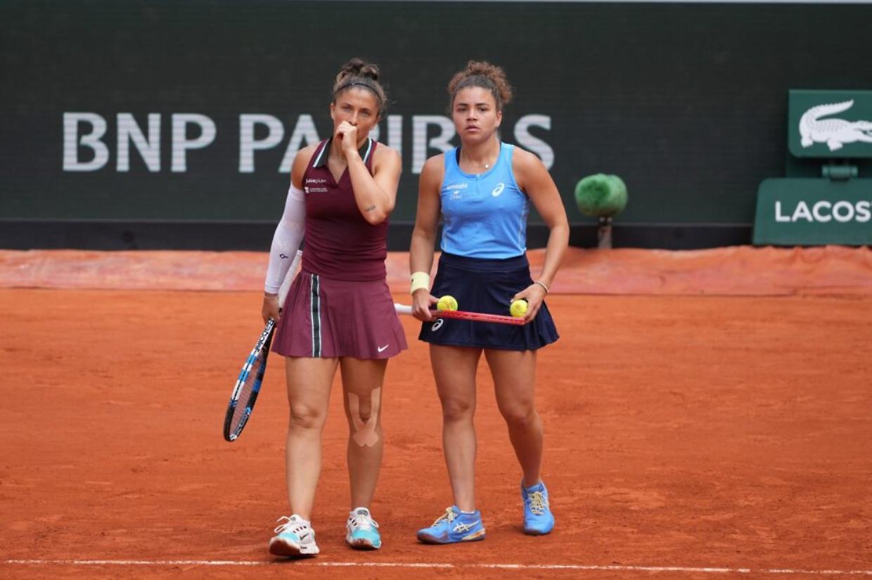 Sara Errani e Jasmine Paolini travolgono le russe Mirra Andreeva e Diana Shnaider e sono di nuovo in finale a Parigi 