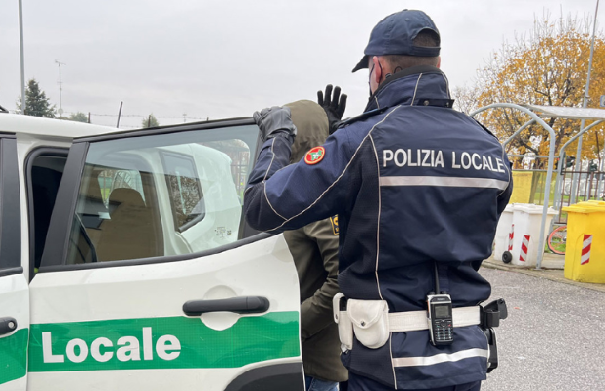 vigili urbani arresto