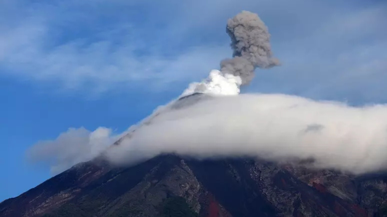 Il vulcano più attivo dell’America Centrale si ferma dopo 30 ore