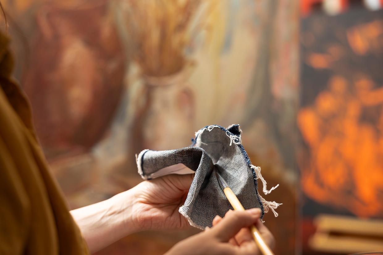 La mostra “Geografie dell’Impercettibile” a Torino: l’arte di Ajanì e Pellerano tra pittura e spiritualità