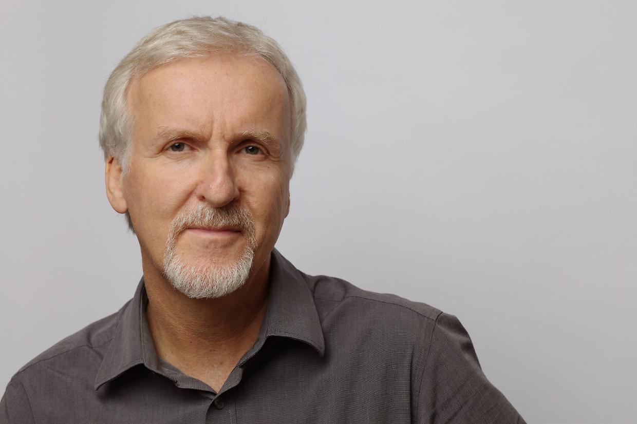 James Cameron "Avatar" di sé stesso per non disertare Torino