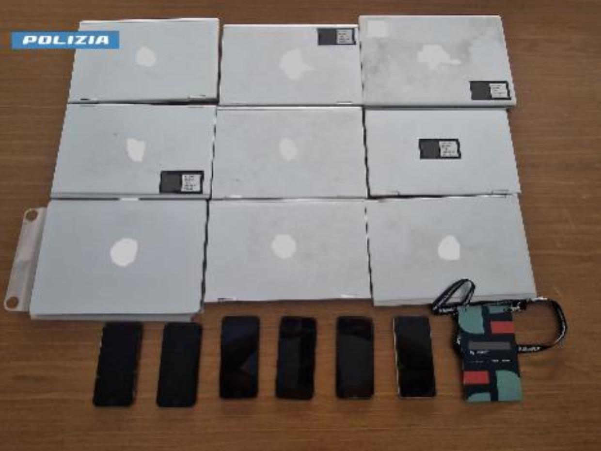 Finge una telefonata per sfuggire alla polizia: arrestato un rapinatore alle OGR