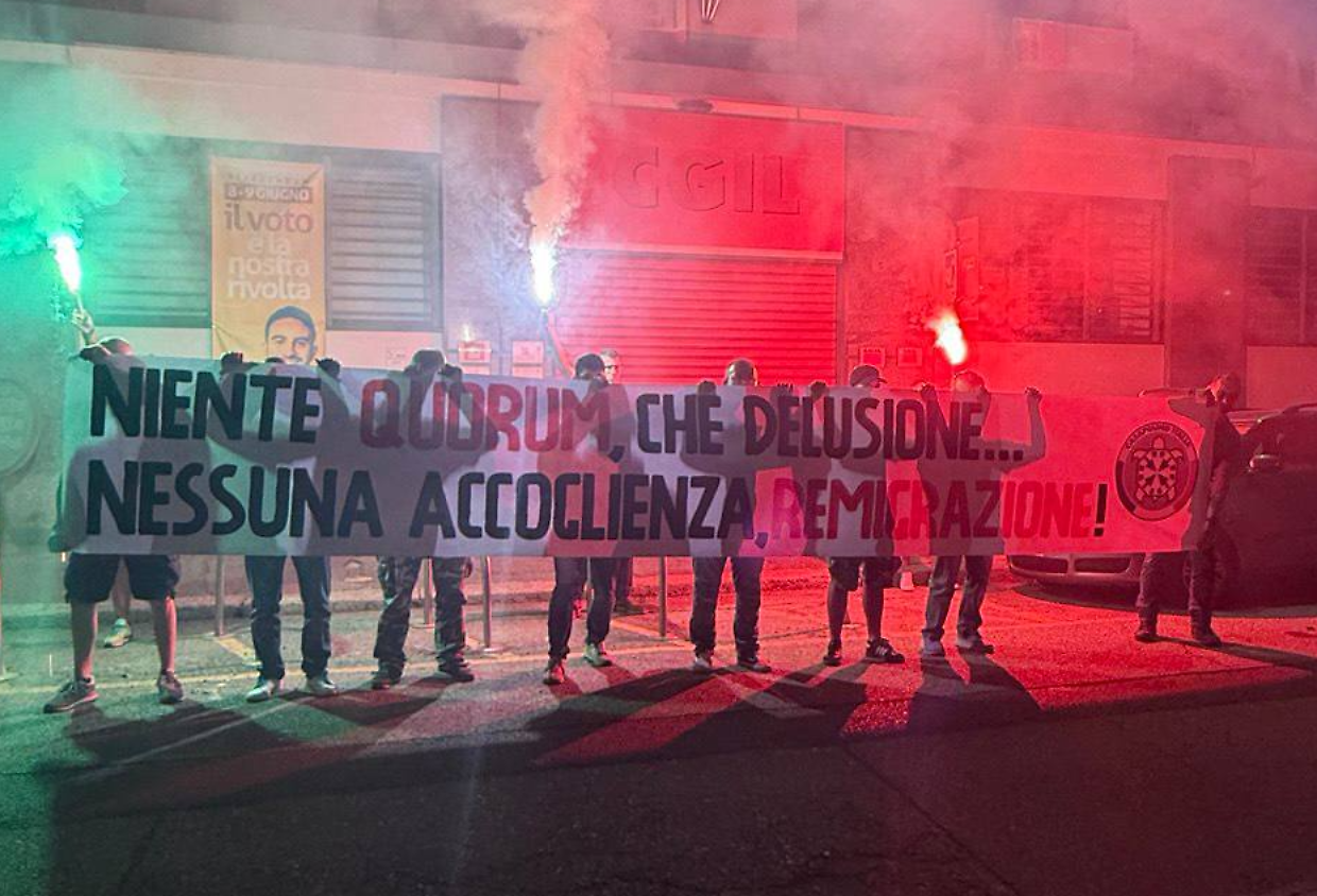 Il blitz di Casapound davanti alla sede della Cgil