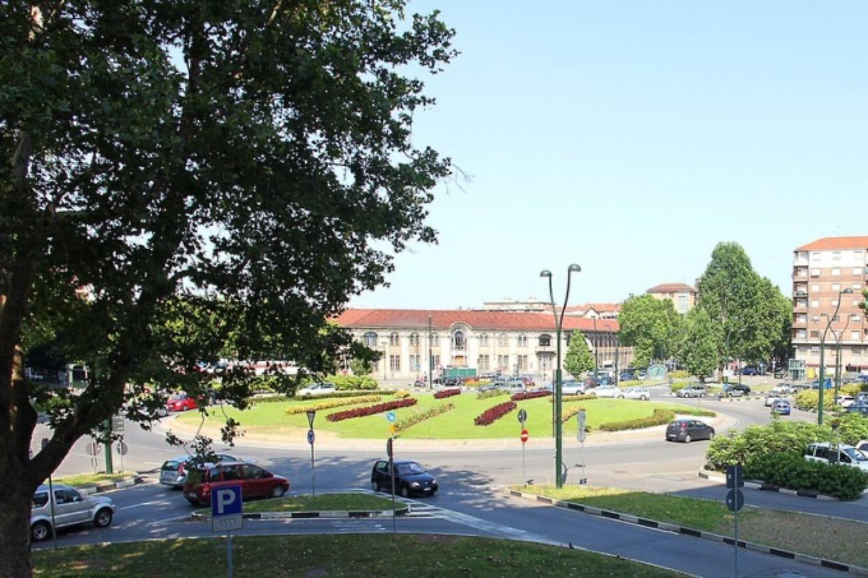 Piazza Rivoli, completati i lavori per la regolamentazione della sosta e la protezione delle aree verdi