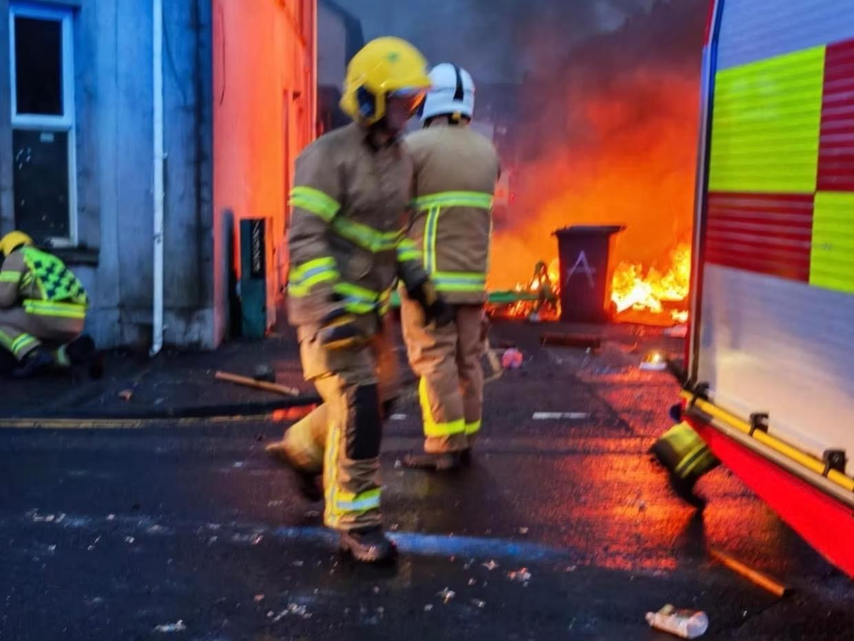 Irlanda del Nord, disordini a Ballymena dopo l’arresto di due adolescenti romeni