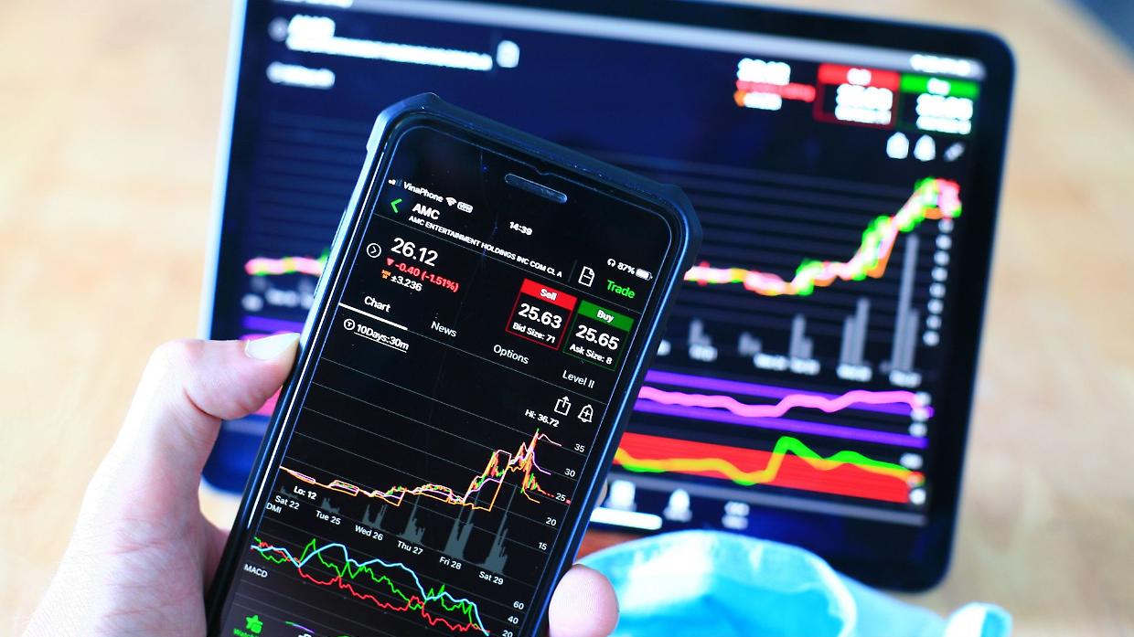 Borsa: Asia in calo dopo l’affondo di Trump, oro in rialzo