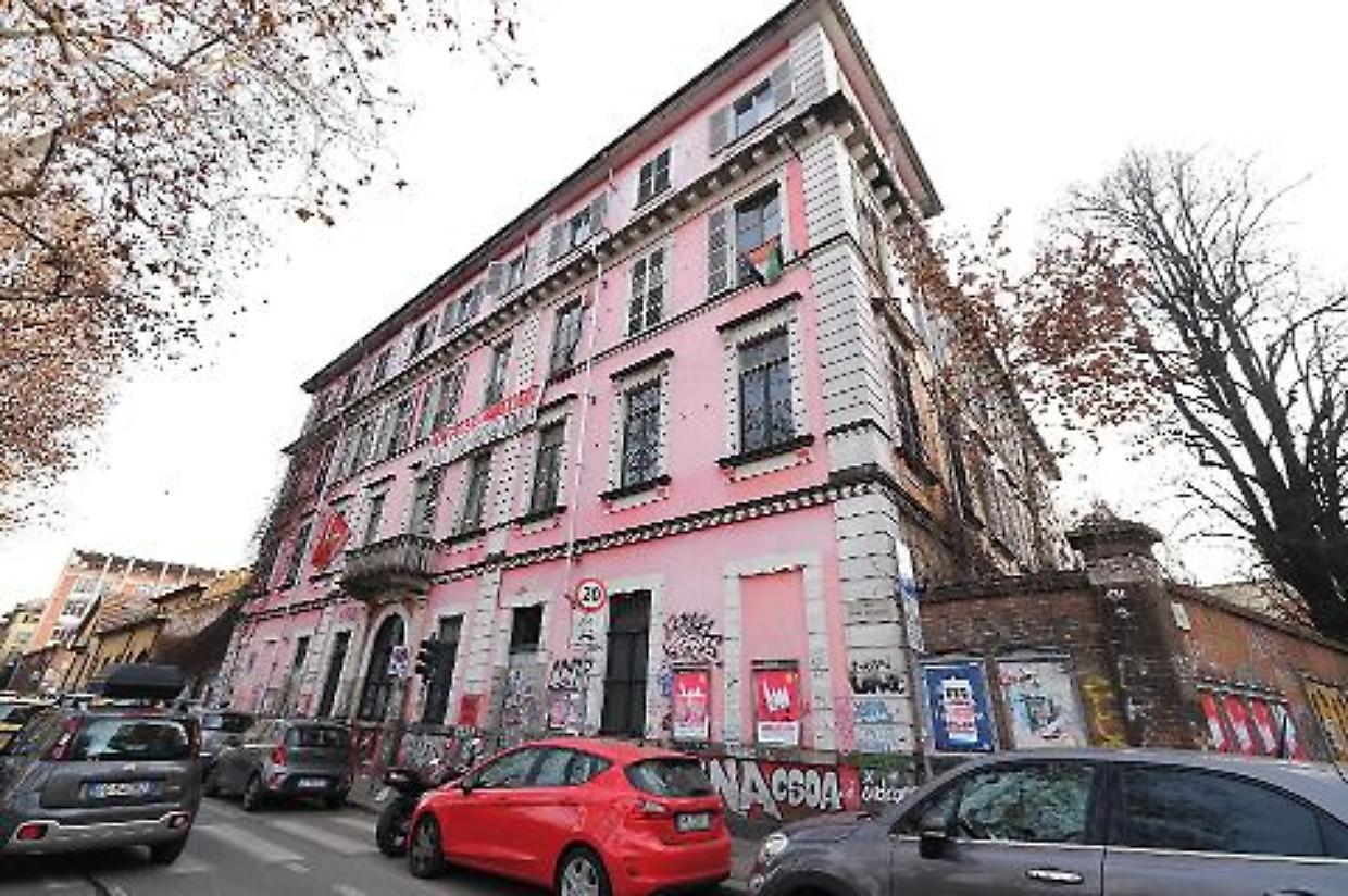 Askatasuna, primo round al Comune: il Tar boccia il ricorso di Fratelli d’Italia 