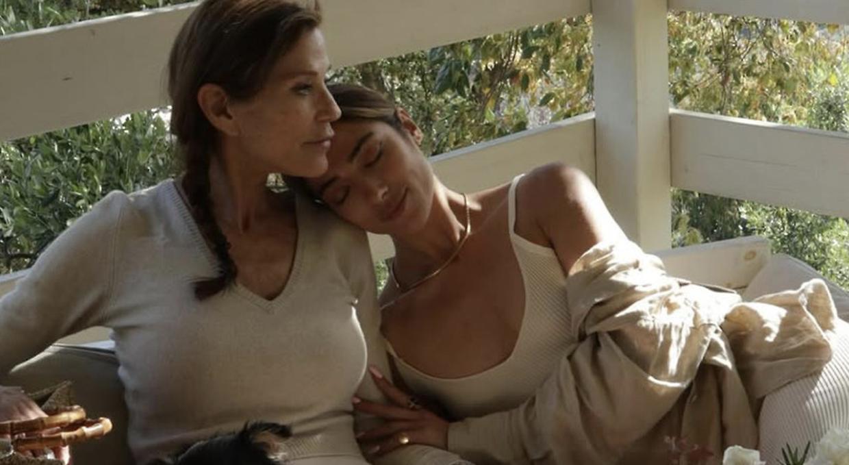 Soleil Sorge si ritira dai social: "Un dolore infinito per la scomparsa di mia madre, tornerò quando sarò pronta"