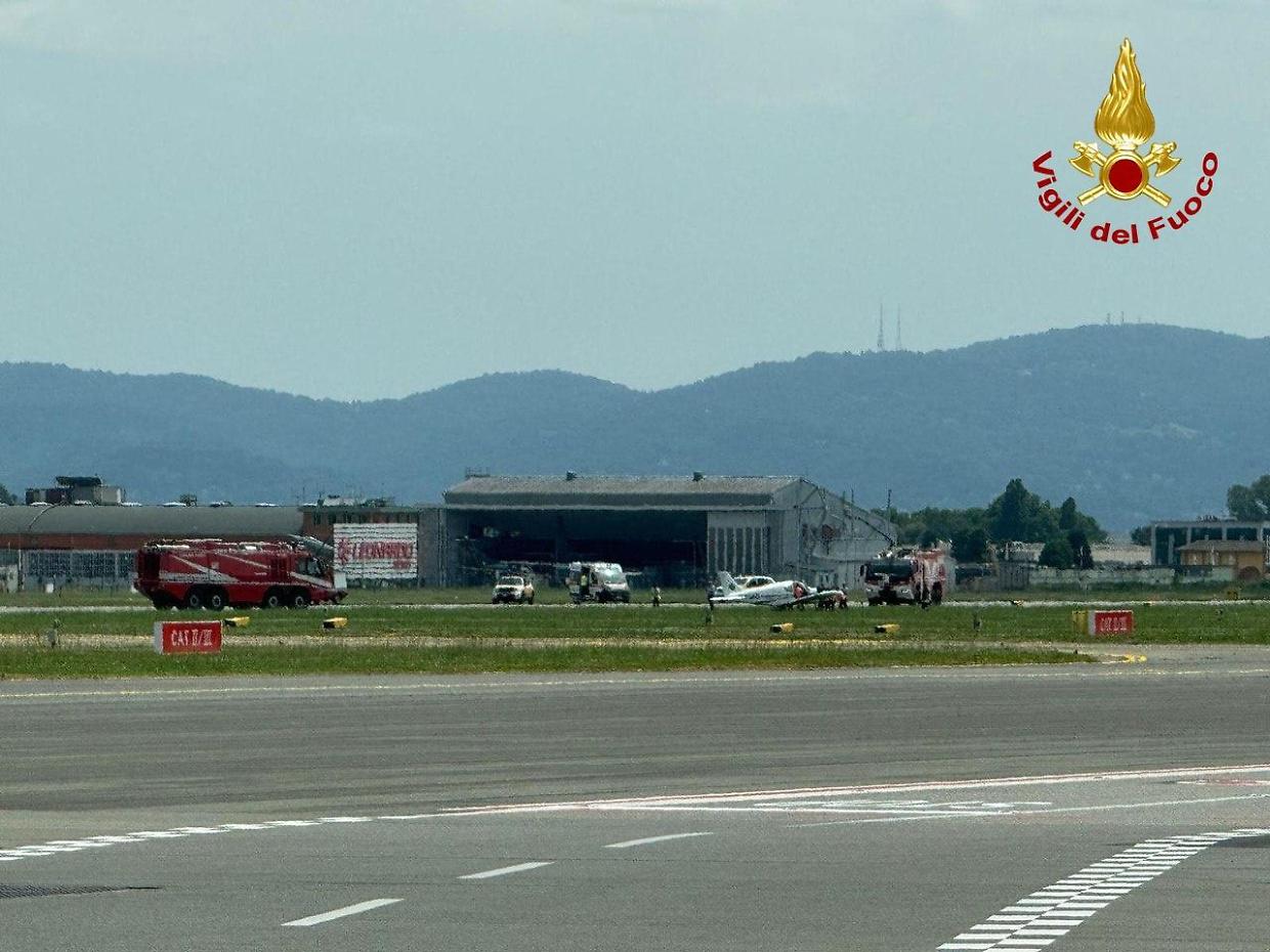 Aereo fuori pista, chiuso l'aeroporto di Torino Caselle