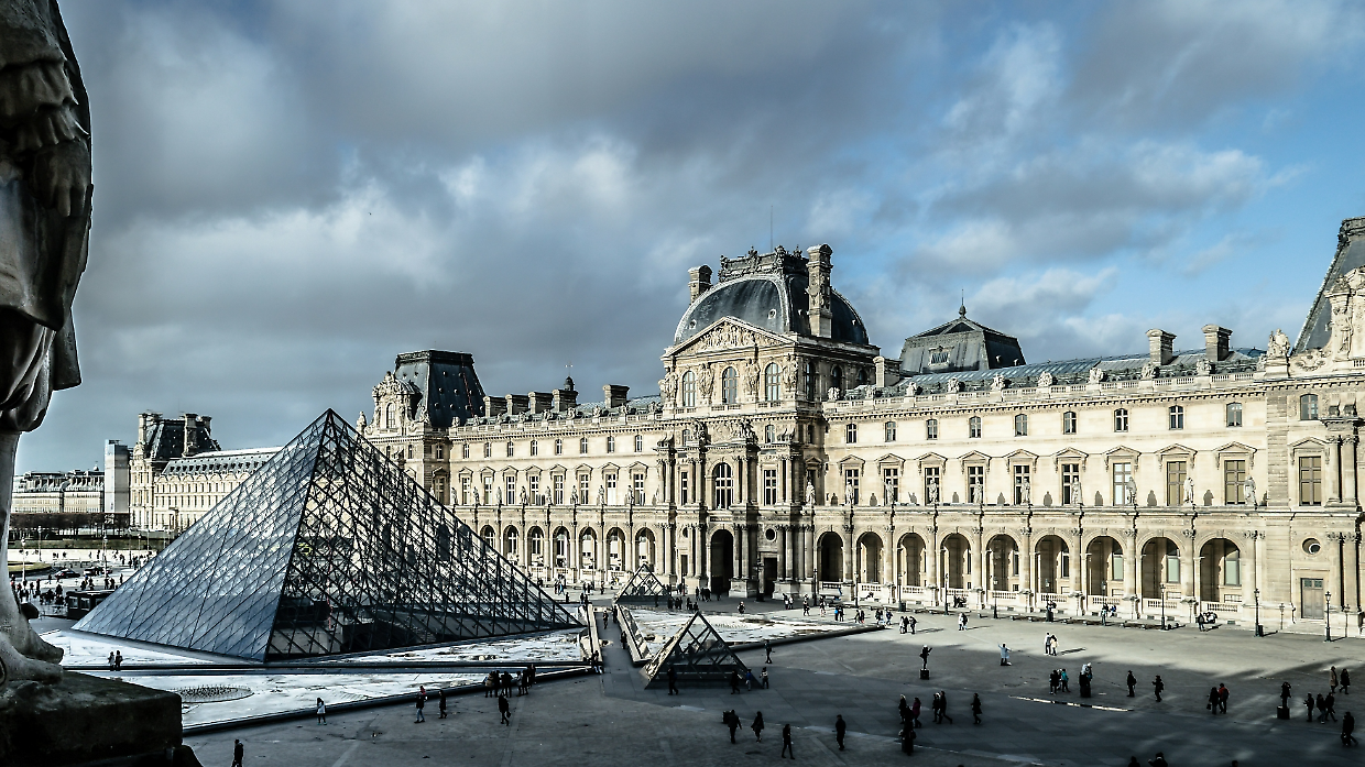 Sovraffollamento e sciopero improvviso: il Louvre chiude le porte ai visitatori e rilancia il dibattito sulla sostenibilità gestionale