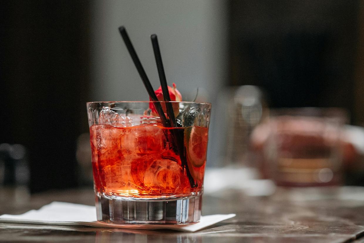 Rissa sfiorata per un Negroni: a Pordenone scoppia la polemica “woke”