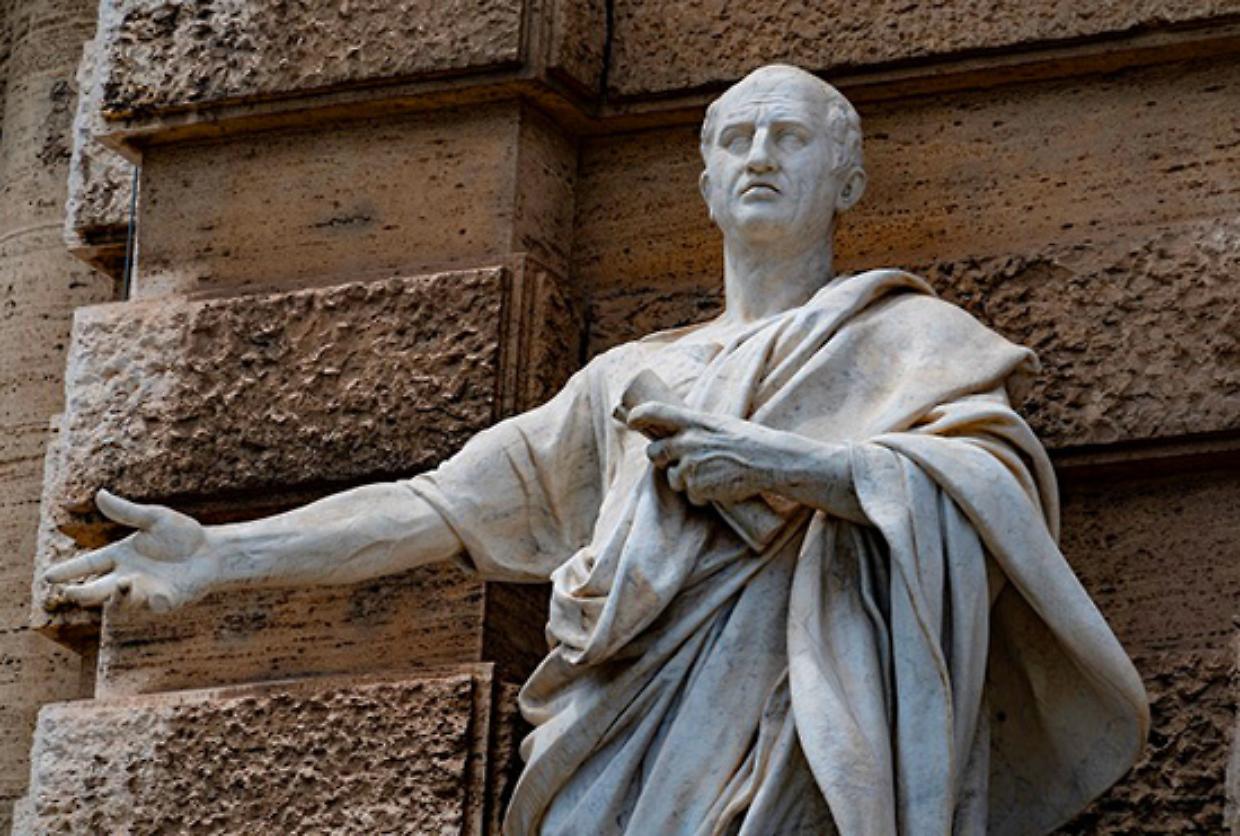 Cicerone, Tacito, Seneca e Sallustio: ecco perché sono i 4 autori latini più difficili da tradurre