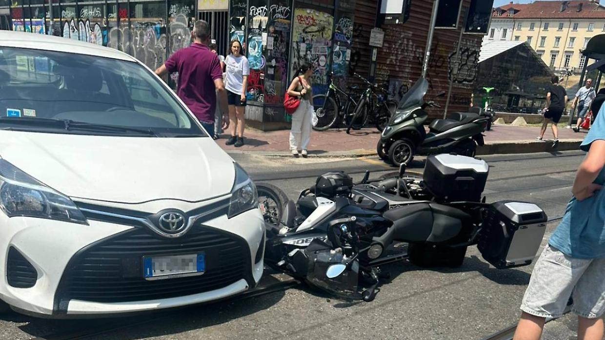 La scena dell'incidente in via Accademia Albertina