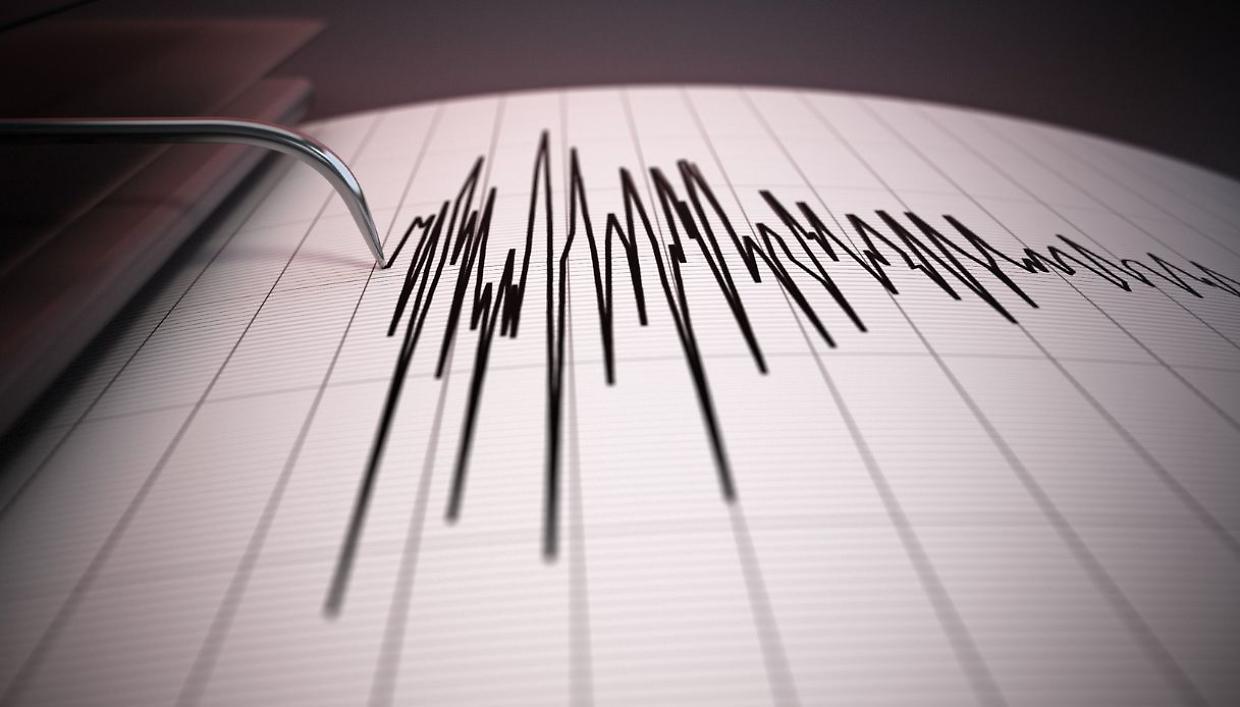 Continuano i terremoti ai Campi Flegrei: scossa di magnitudo 3.2 sveglia la popolazione all’alba