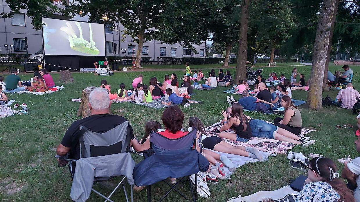 A Settimo è iniziata la rassegna estiva di cinema all’aperto: in arrivo Mulan al Parco Nilde Iotti