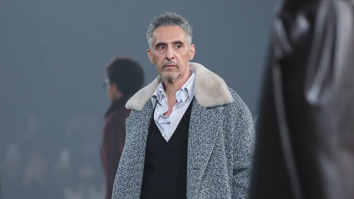 L’età dell’eleganza: il ritorno dei capelli grigi in passerella