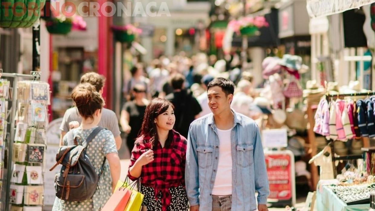 La guida pratica dell’Unione dei Consumatori per acquistare con i saldi