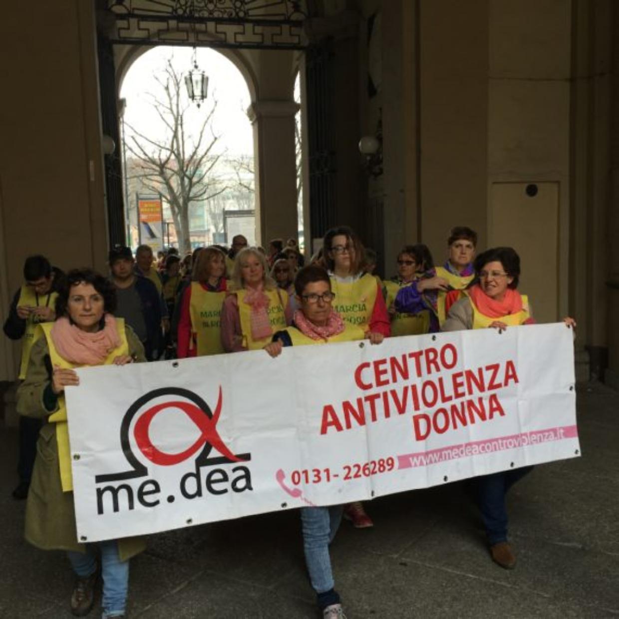 Camminando al crepuscolo: un passo verso la consapevolezza e la solidarietà