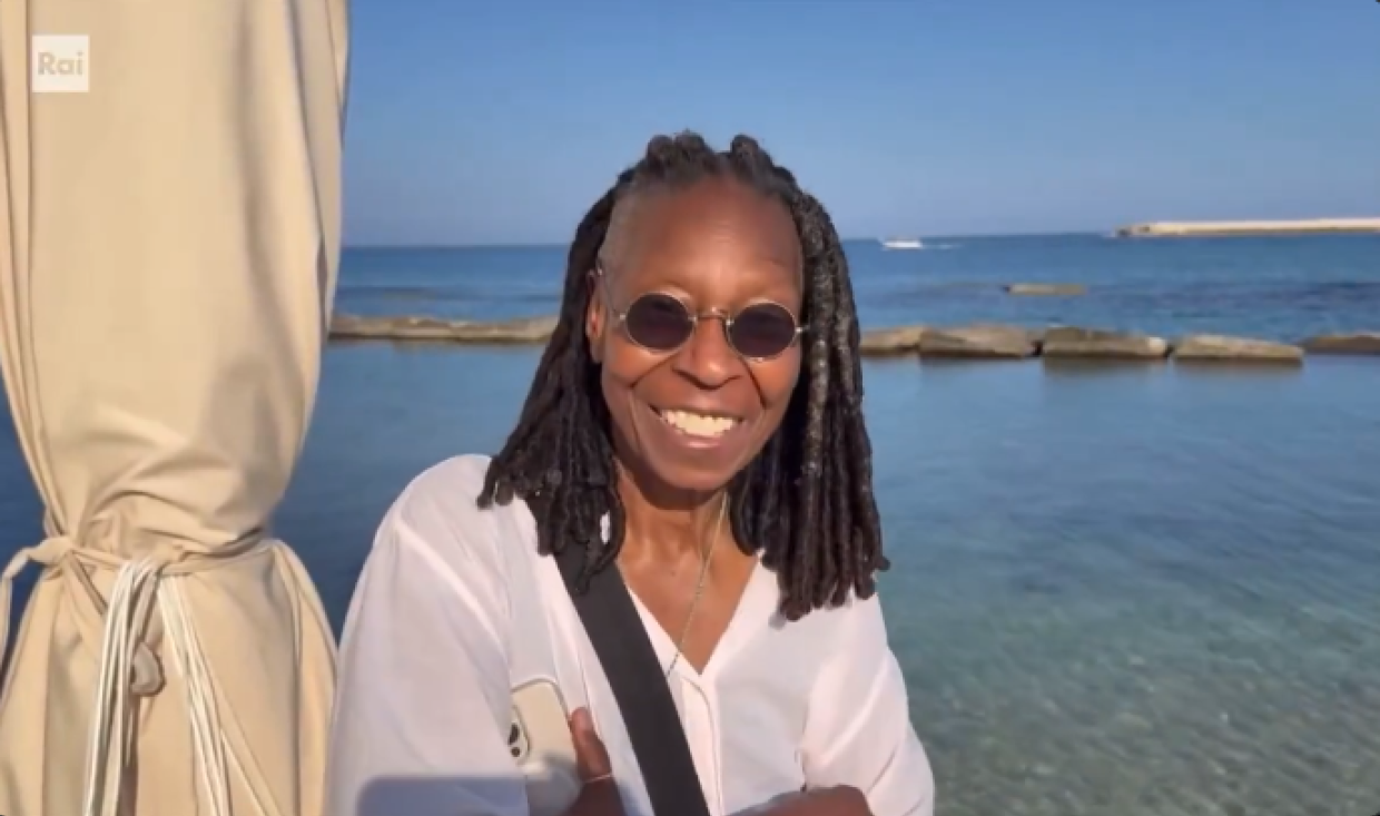 Whoopi Goldberg entra in “Un Posto al Sole”: una star da Oscar per i 30 anni della soap