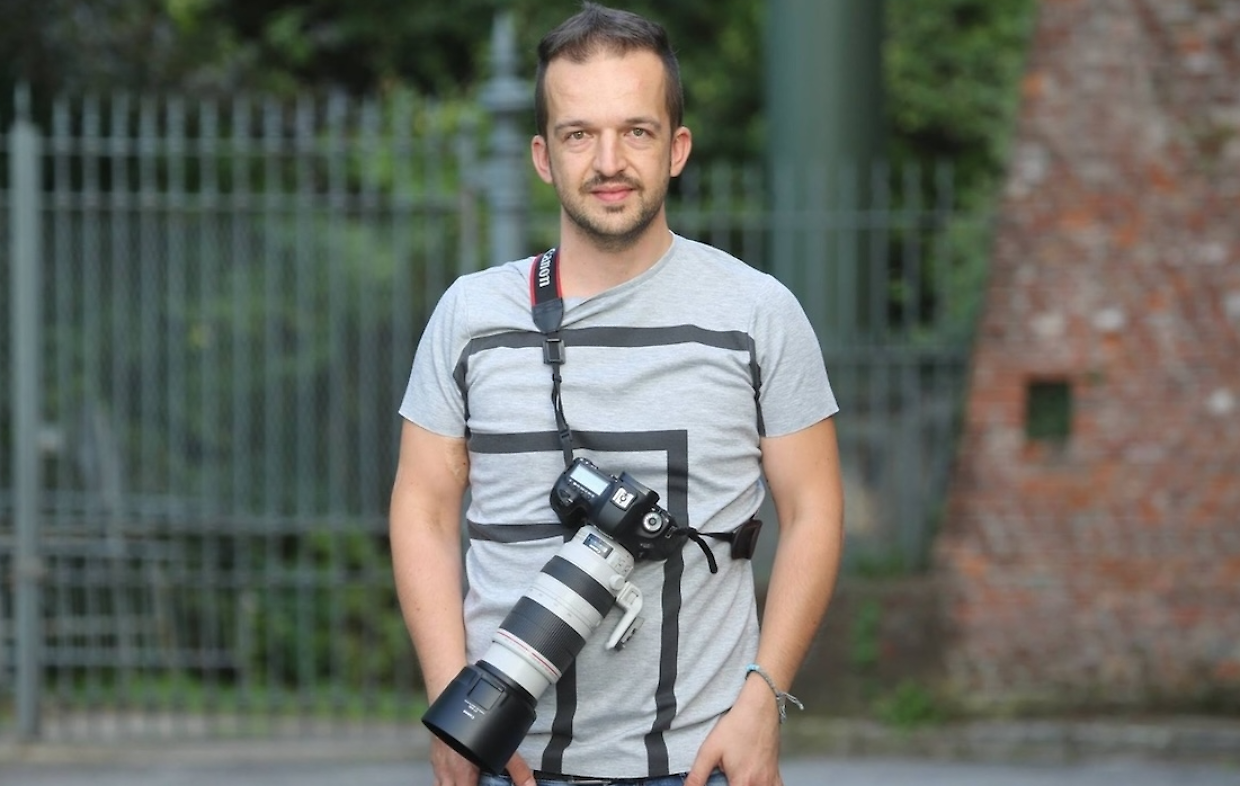 Vittima degli "haters" è il famoso Valerio Minato, fotografo torinese