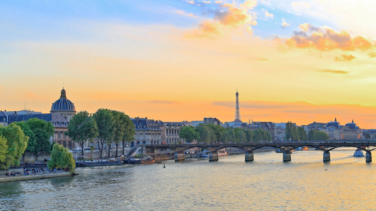 Parigi si prepara all'estate: dal 5 luglio si potrà nuotare nella Senna