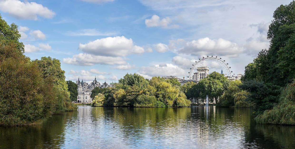 Un ponte di vetro per la Regina: Norman Foster firma il Memoriale di Elisabetta II a Londra