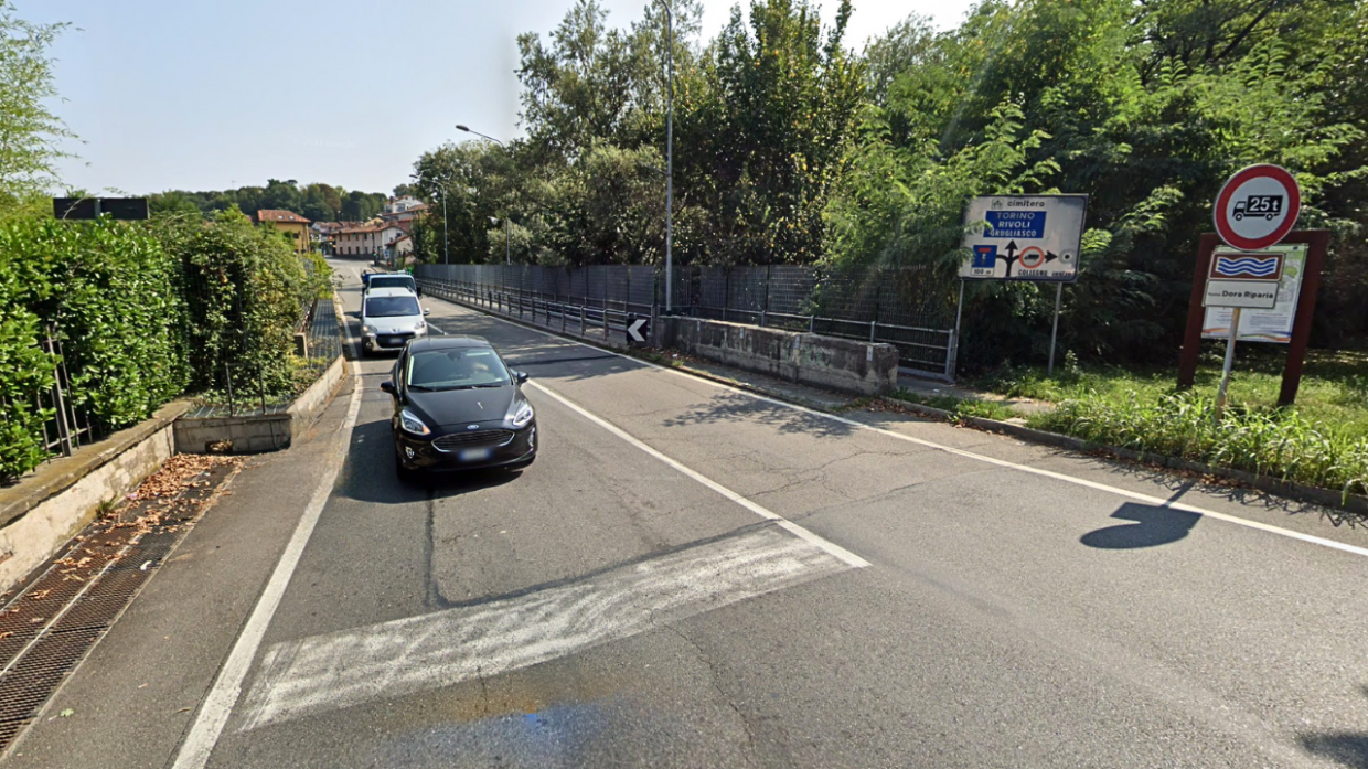 Scattano i cantieri, il ponte sulla Dora chiude al traffico per tutta l'estate