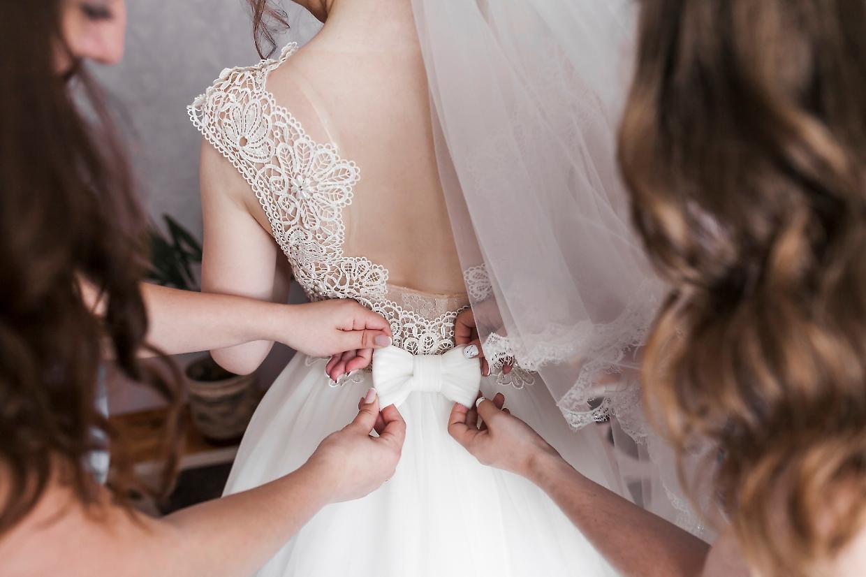 Abiti da sposa a noleggio: la nuova tendenza sostenibile