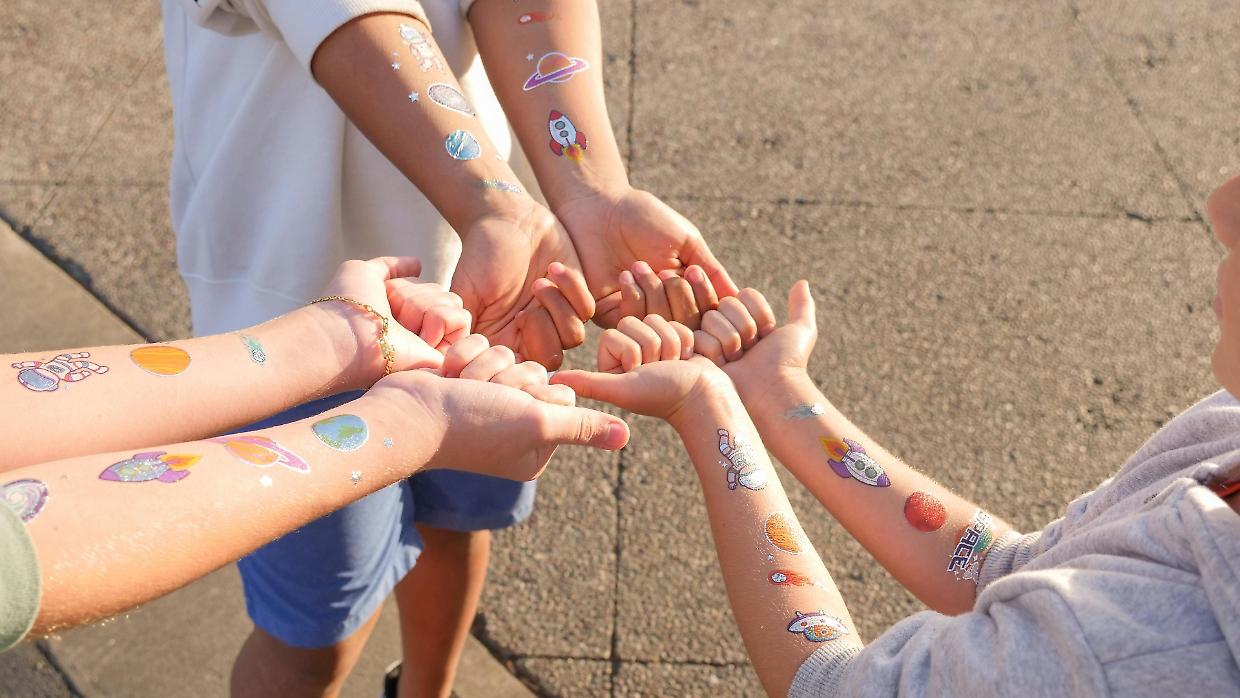 Tatuaggi temporanei: l'accessorio beauty inaspettato per l'estate 