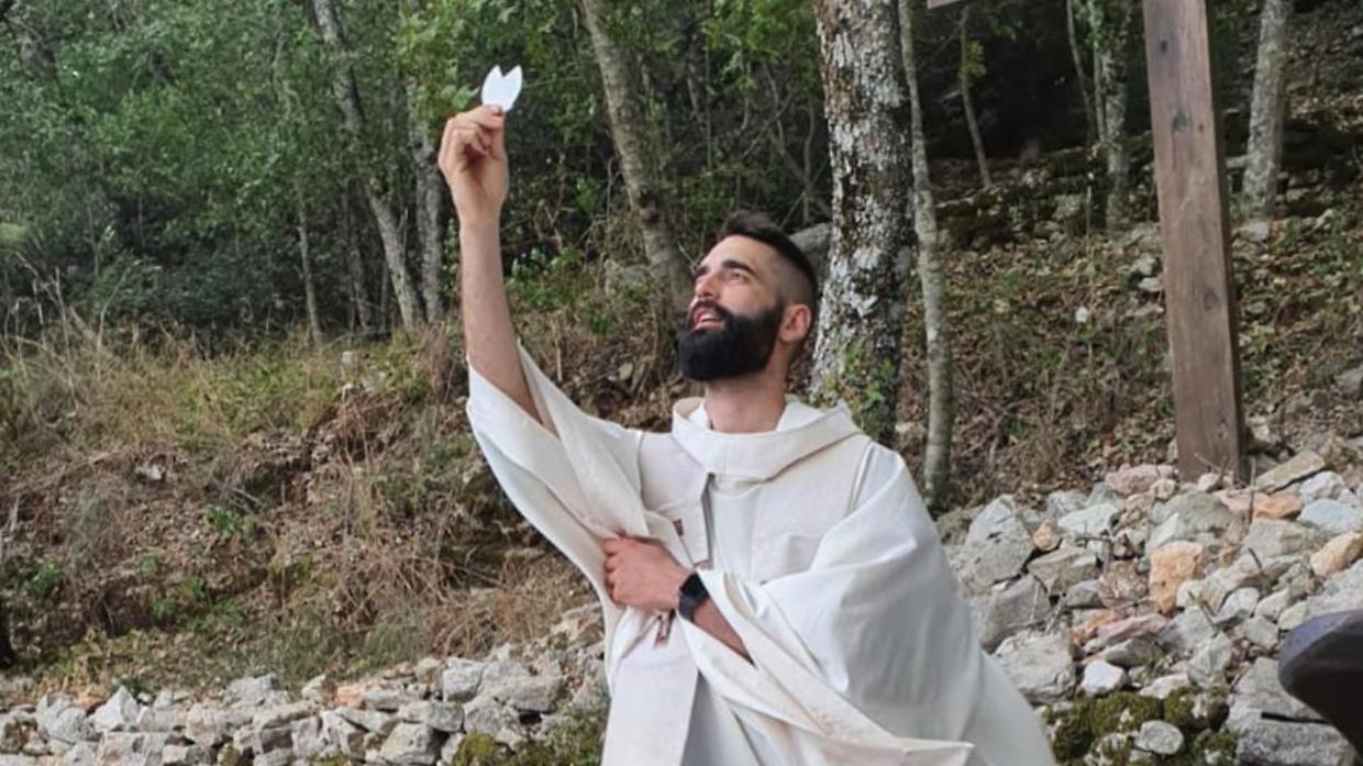 Tragedia a Cannobio: si toglie la vita il giovane vice parroco Matteo Balzano