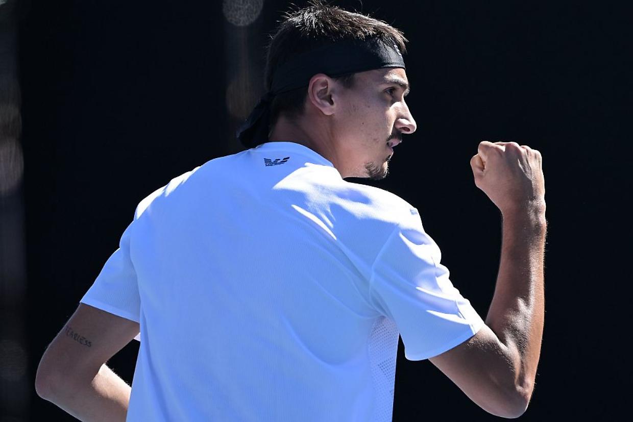 Lorenzo Sonego,  dopo cinque ore di lotta, torna negli ottavi a Wimbledon e l'Italia fa tripletta per la prima volta
