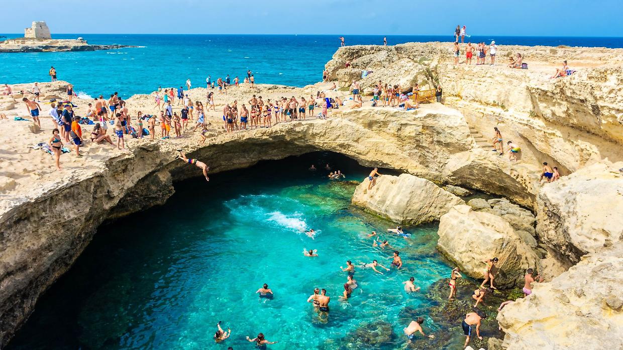 Estate 2025: 30 milioni di italiani fanno le valigie. Il turismo torna a spingere l’Italia