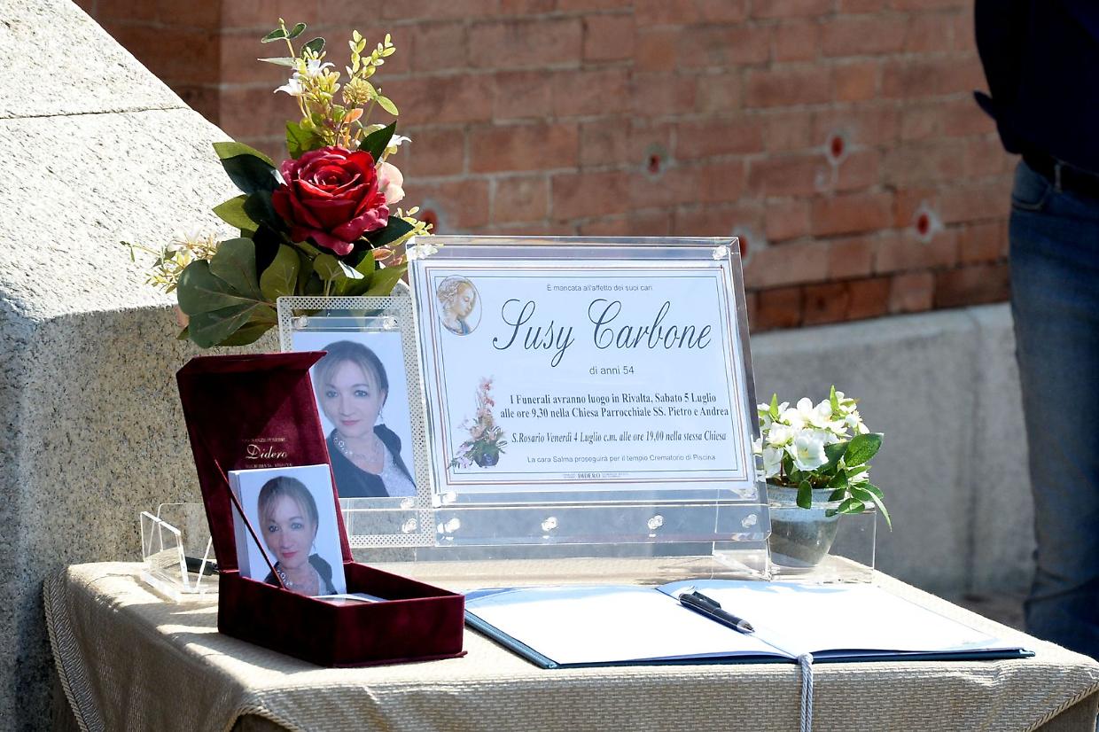 Un paese in silenzio per Susy Carbone: stamani i funerali della donna
